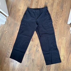 Uniqlo Women’s Black Cargo Pants - Classic Utility Style, size large